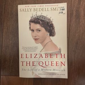 3/$20 Elizabeth The Queen: The Life of a Modern Monarch book